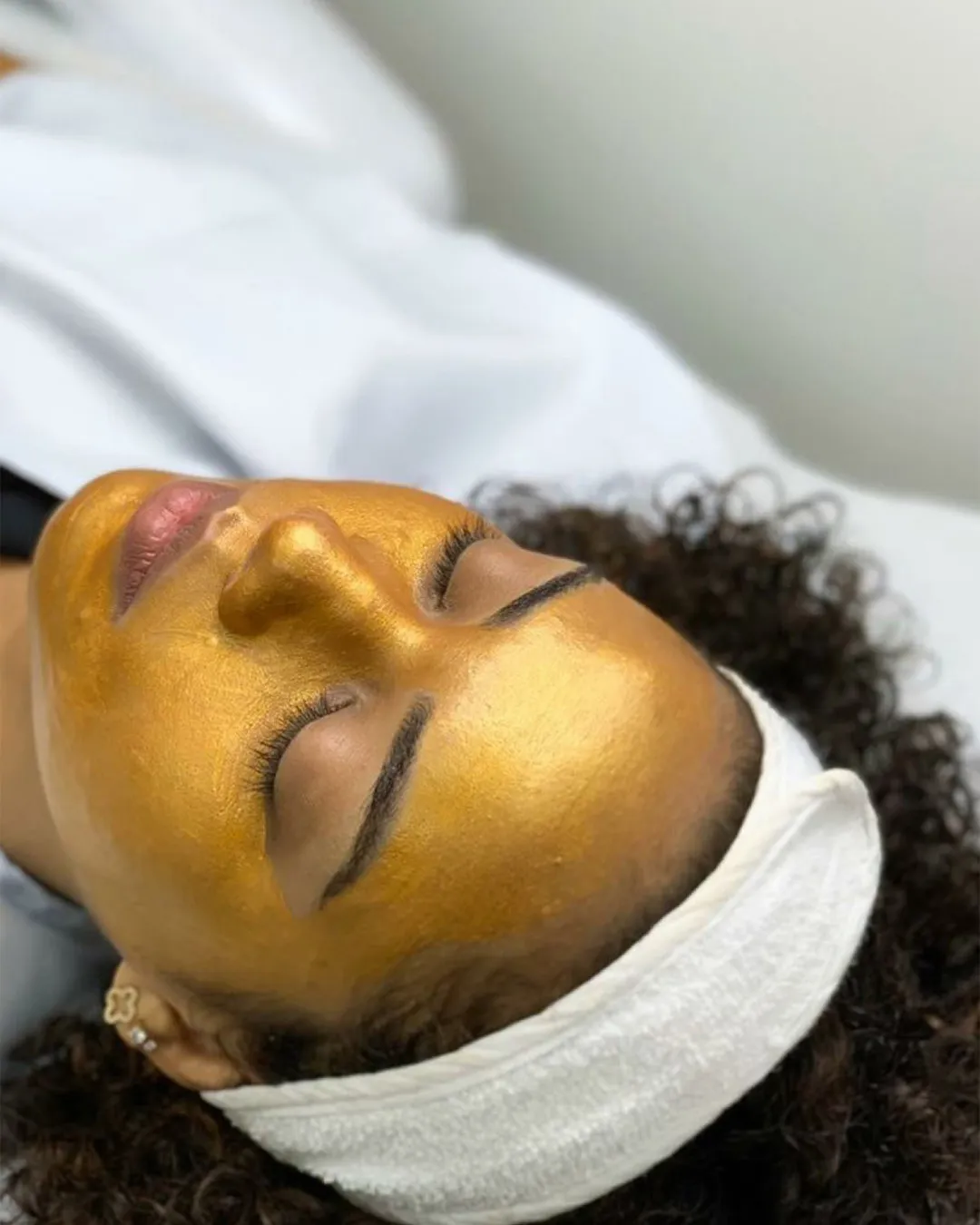 Gold facial + led 8